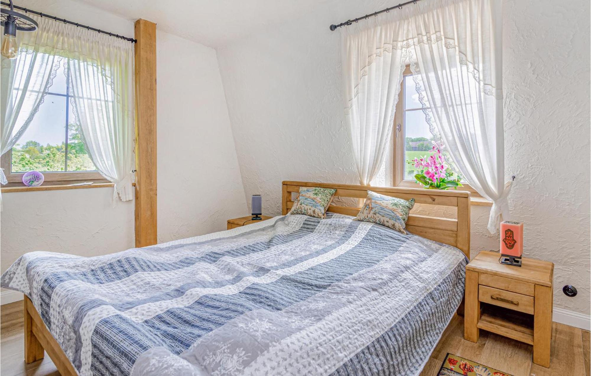 Amazing Home In Gniewino With Kitchen Eksteriør bilde