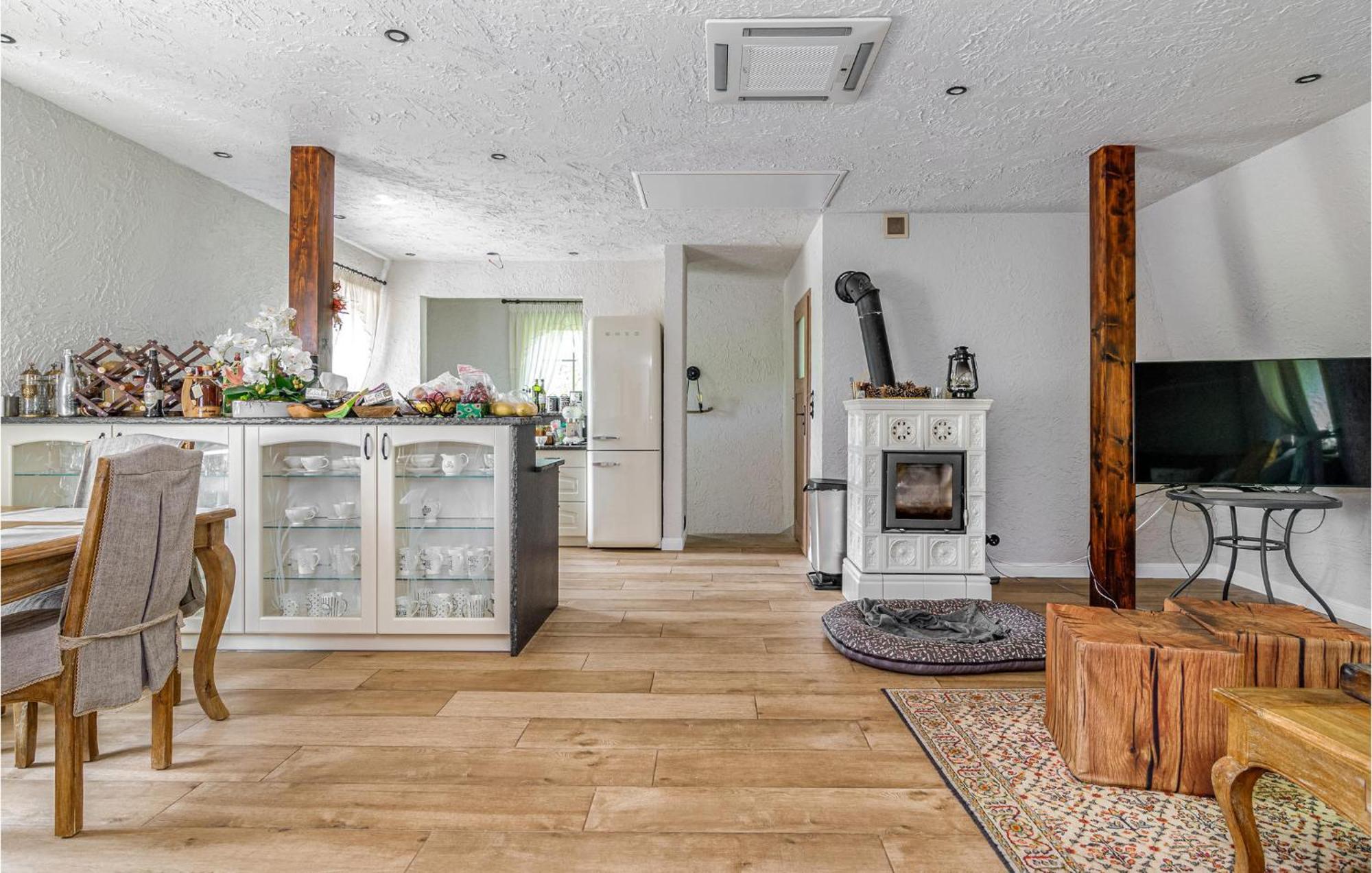 Amazing Home In Gniewino With Kitchen Eksteriør bilde